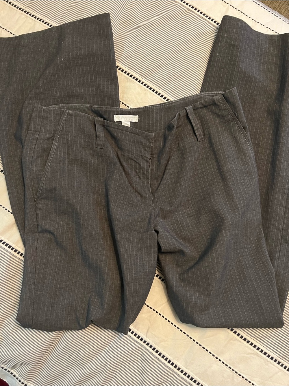 New York & Company Gray Pinstripe Women's Dress Pants
